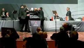 Beşiktaş'ta Yumruklu Kavga: Arat ve Yamantürk İhraç Edildi