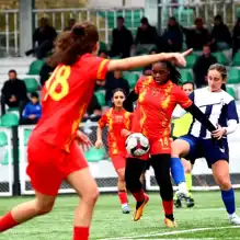 Yerel Kadın Futbol Takımı Zirveyi Hedefliyor