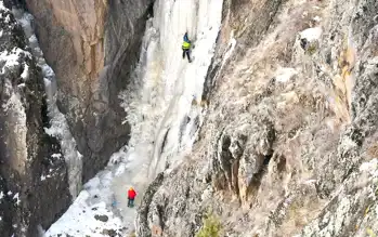 Keklik Şelalesi'nde Buz Tırmanışı Heyecanı!