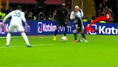 Mertens Penaltısı: Ünlü Yorumcuların Ortak Görüşü: Hata!