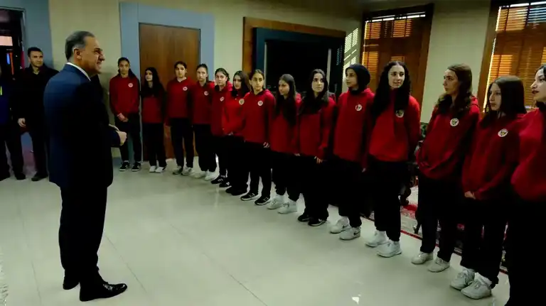 Bingöl Valisi: Kadın Sporculara Saldırı İddiası Yalan!