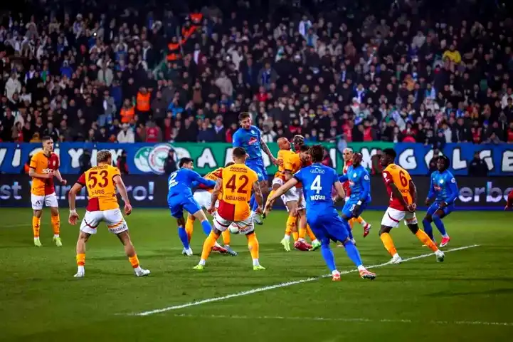 Galatasaray, Rizespor'u Deplasmanda Yendi!