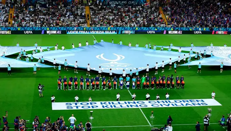 UEFA'dan Tartışmalı Pankart Açıklaması